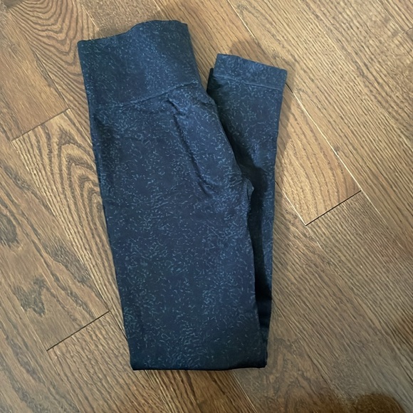 Black Gymshark leggings - Picture 3 of 3